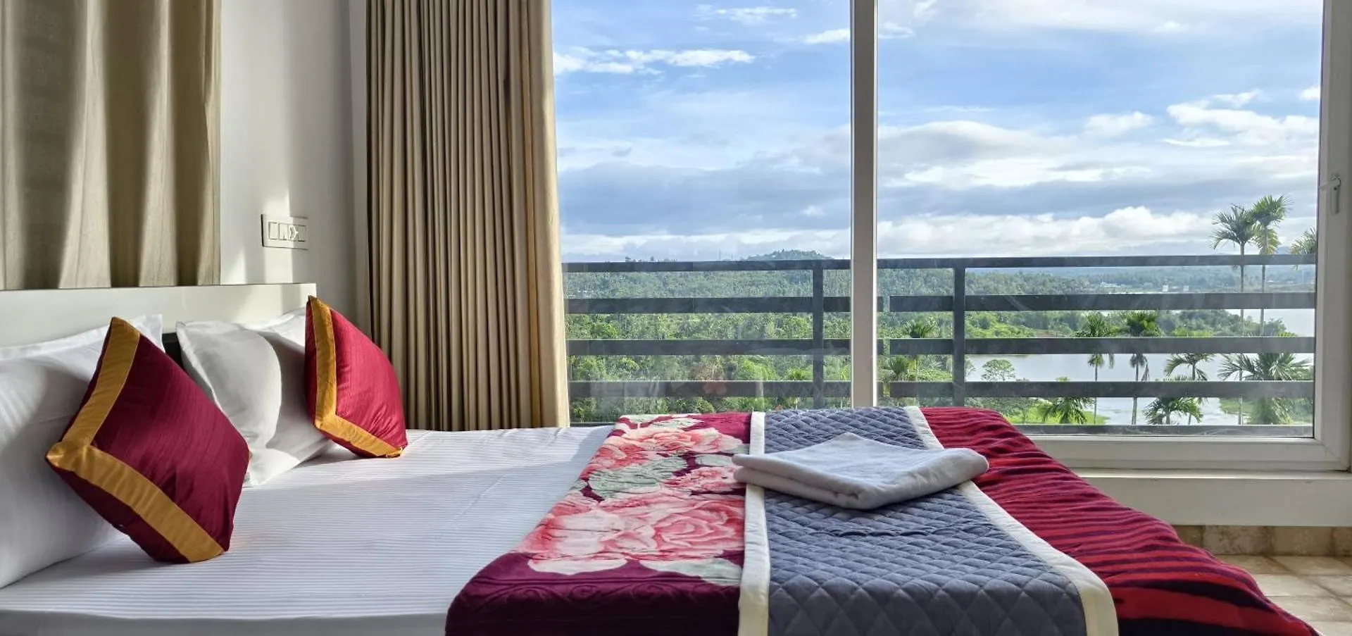 Seventhkey Clouds Wayanad Apartment Meppadi 0*,  India